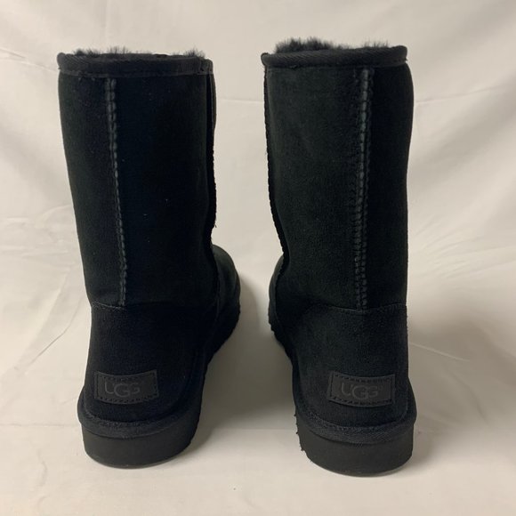 UGG Classic Women Short Boot Black - Picture 2 of 3